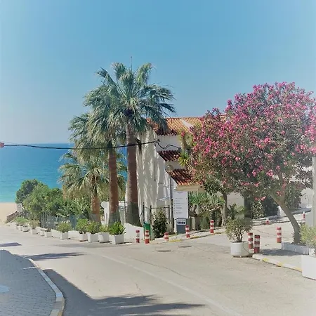 Апартаменты Oursea - Sea Front Fully Renewed 2021 Албуфейра